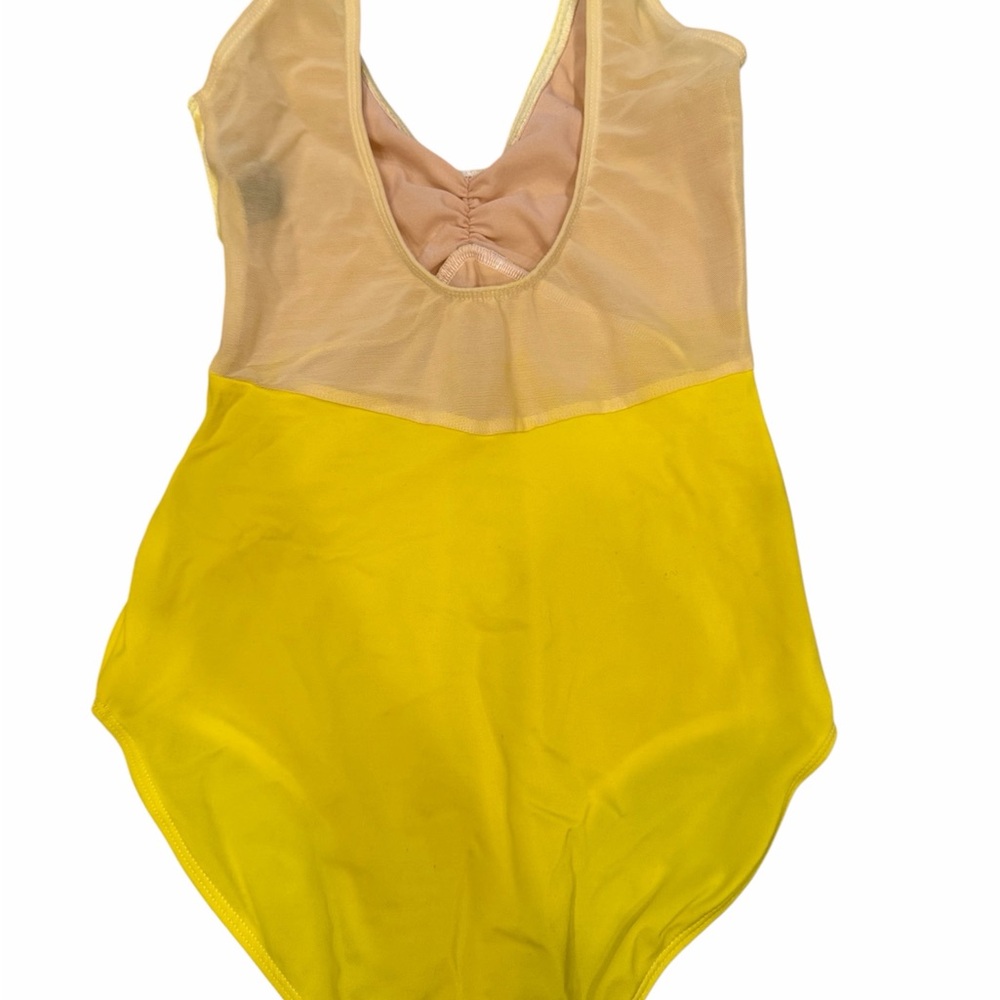 Class In yellow leotard - Picture 2 of 3